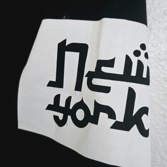 H&M WHITE AND BLACK NEW YORK LONG SHIRT SIZE M - Picture 6 of 6